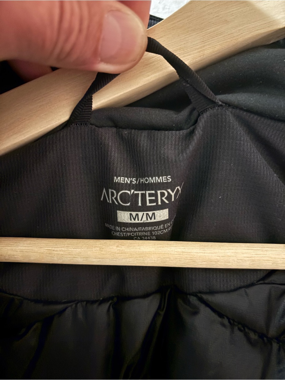 Arc'teryx Therme Parka - Black Medium - best priced one around ! - Picture 3 of 7